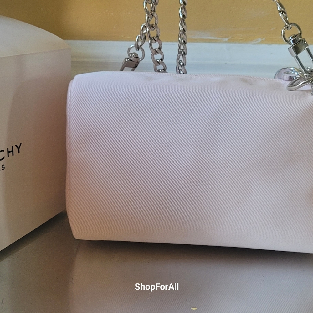 Givenchy - Picture 7 of 13